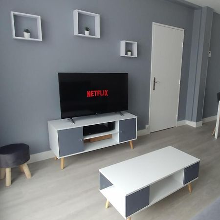 T3 Bord Centre Ville - 4Eme Etage - Fetes Interdites Bourges Luaran gambar